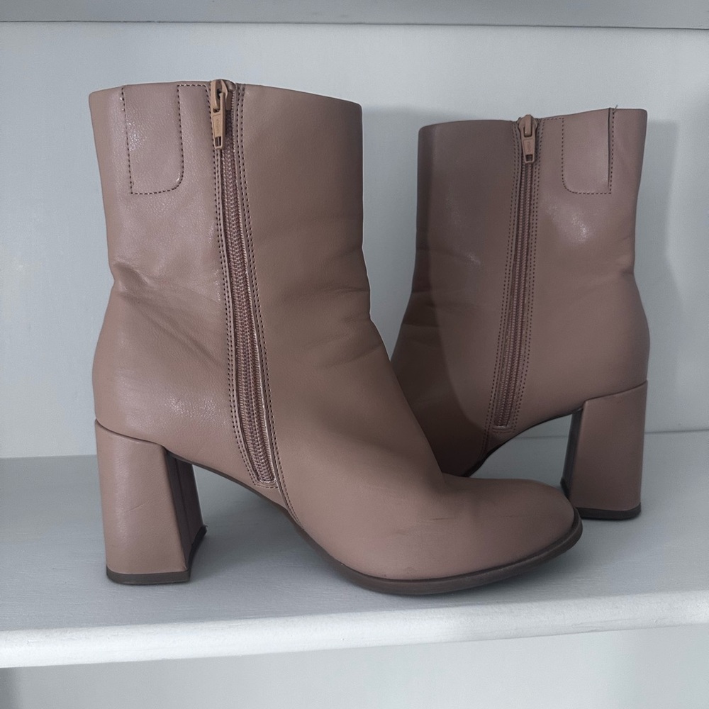 Target Women’s Chunky Heel Faux Leather Camel Boots Size 8